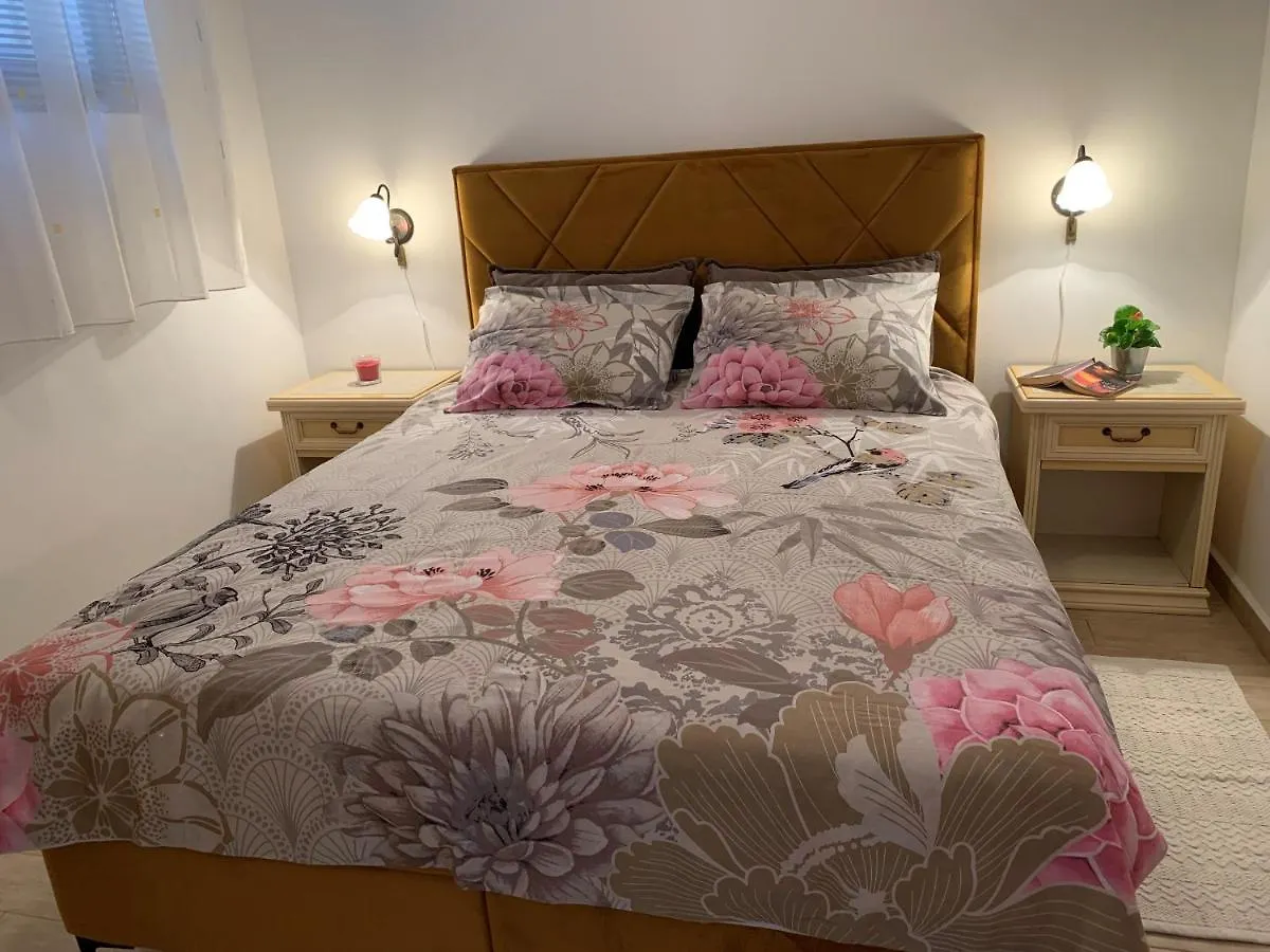 アパート Villa Ulika - 3 Apt For 4 Persons プーラ