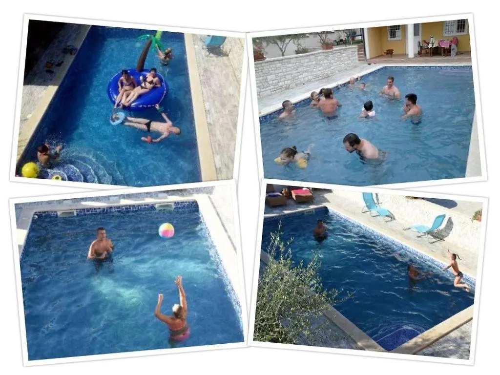 Villa Ulika - 3 Apt For 4 Persons プーラ クロアチア